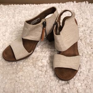 Tom’s heeled Sandals. Lightly worn. Great condition. Size 7.5